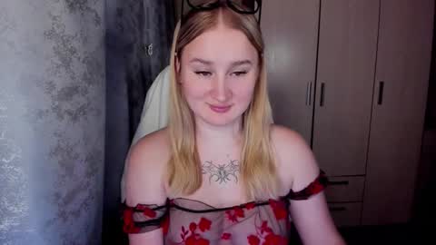 kitten_sun online show from January 19, 12:56 pm