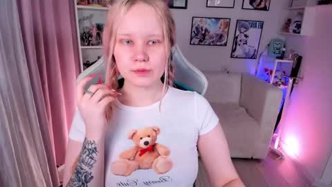 kittenxoann online show from April 22, 6:38 pm
