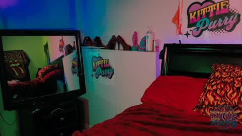 Kittie Purry online show from February 26, 5:13 am