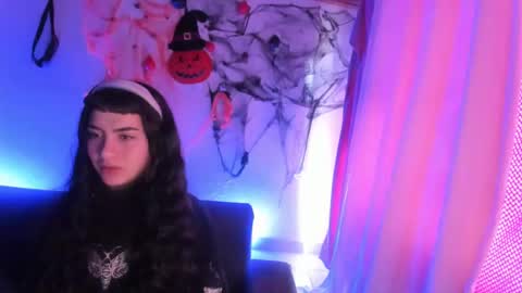 kitty__chs online show from November 22, 1:14 pm