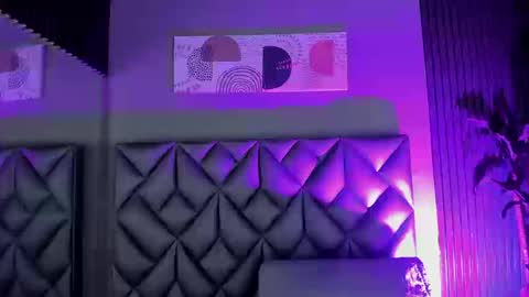   online show from September 11, 9:15 pm