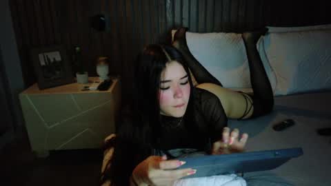 kitty_model online show from April 15, 1:11 pm