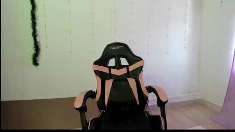 violet online show from January 19, 5:07 pm