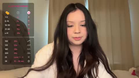 mia online show from December 19, 9:06 pm