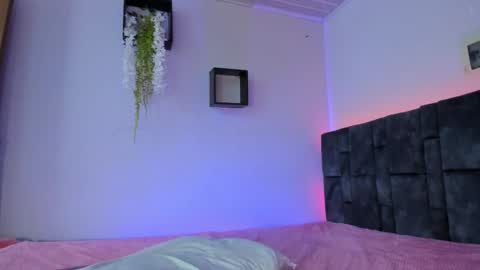 kitty  online show from February 8, 3:05 pm