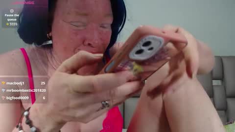 kittywhiteass online show from October 16, 4:37 am