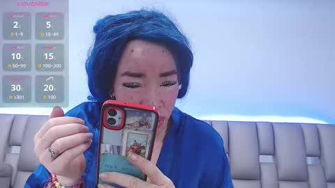 kittywhiteass online show from January 16, 7:15 am