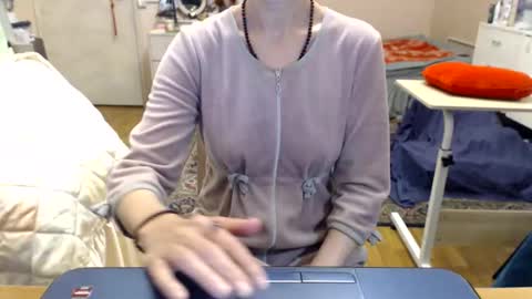 KiuminBerry online show from November 8, 11:37 am