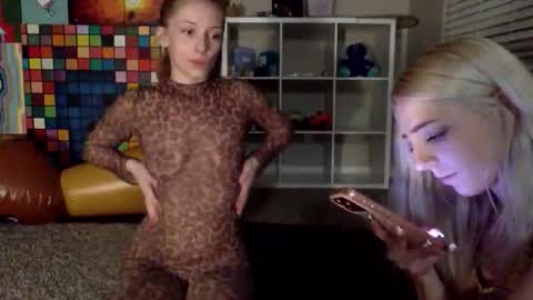 Konnie online show from February 25, 2:32 am