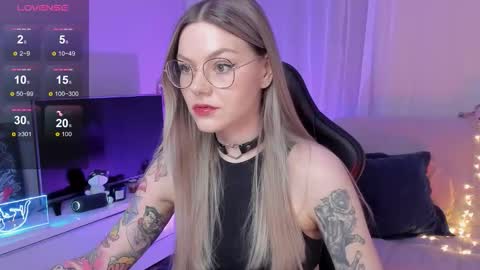 Jess online show from October 8, 6:23 pm