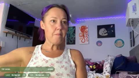 kreamyk420 online show from November 17, 5:35 pm