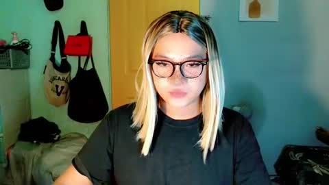 mmm ask me online show from April 17, 5:42 am