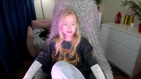 kris_grant online show from February 22, 10:18 am