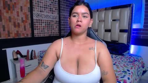 kriss_sweetboobs online show from September 23, 2:26 pm