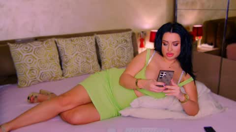 kristal_madness online show from December 18, 8:25 pm