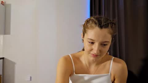 kristandaty online show from February 20, 8:38 am