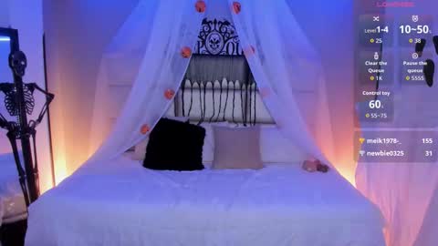 Kristen online show from October 24, 6:48 pm