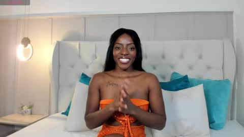 Kristen Rodriguez online show from November 15, 12:39 pm