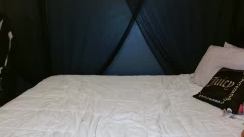 Krystal Blake online show from December 1, 8:22 pm