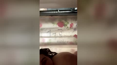 ksalvo1015 online show from April 20, 4:04 am