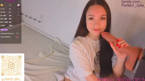  MY NAME IS JULIA  TO SEE MORE 18 CONTENT YOU CAN SUBSCRIBE TO  FANSLY -  online show from February 17, 8:19 am