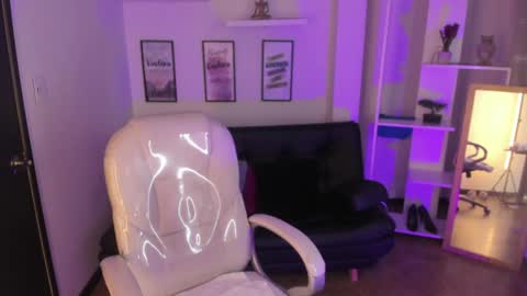 kylie online show from December 27, 1:39 pm