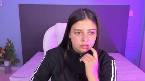 Kylie Reyes  online show from January 13, 7:21 pm