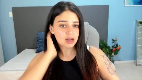 Kylie Reyes  online show from October 14, 8:00 pm