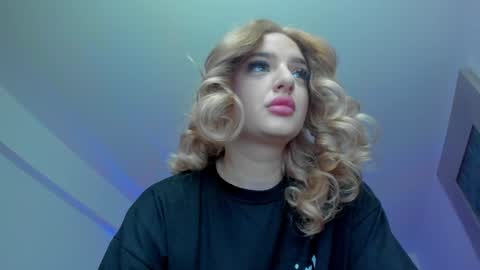 KYLIE online show from January 19, 7:04 am