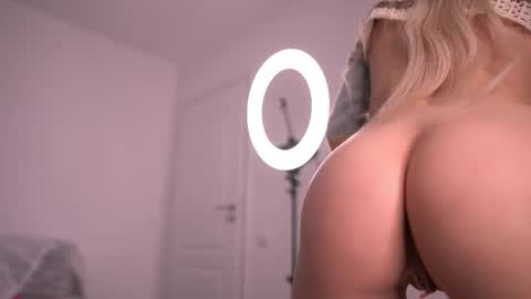 Kylie online show from October 24, 9:11 pm