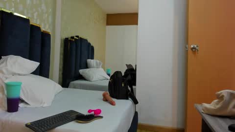 Kylie online show from April 1, 1:41 pm