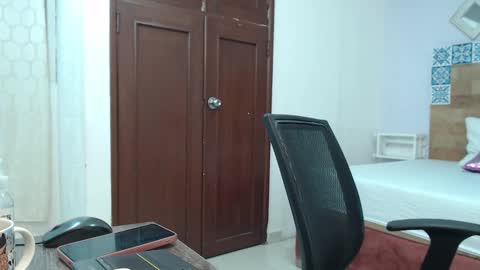 Kylie online show from December 15, 11:04 am