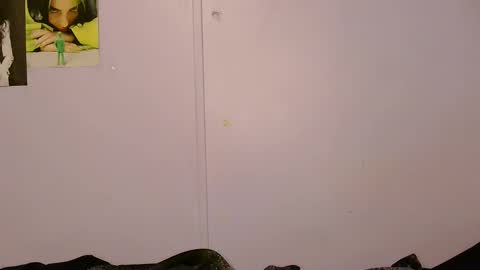 Lily online show from May 5, 9:23 am