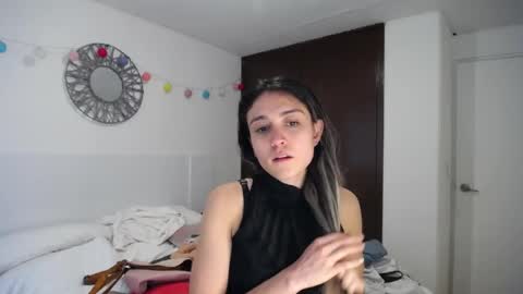 Catalina online show from April 17, 9:17 pm