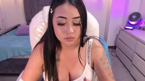  L A R A   online show from March 30, 10:42 pm