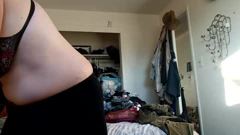 lacybell online show from November 25, 3:25 pm