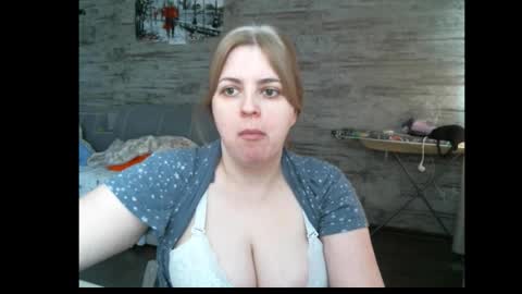 lady cute cat29 online show from March 14, 3:18 am