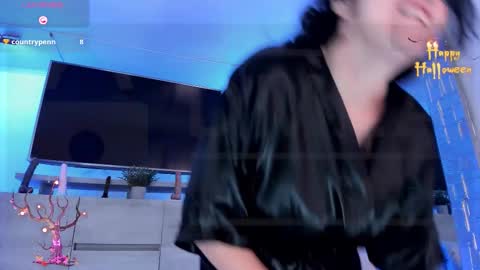    online show from November 13, 8:52 pm