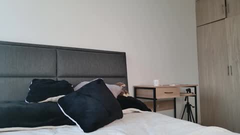    700  1300 -5 online show from January 18, 12:23 pm