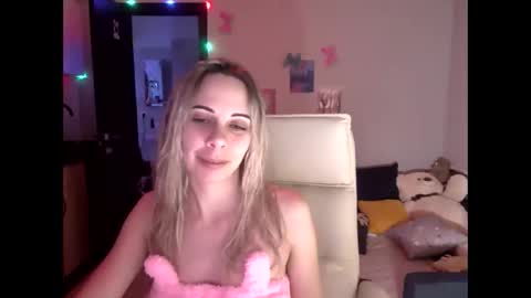 lady_smile69 online show from December 1, 5:59 pm