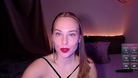 LadyAdele online show from January 13, 5:44 pm