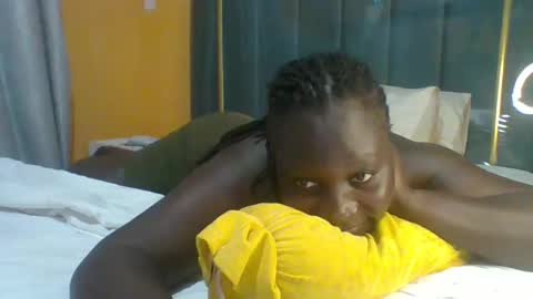 lindah32 online show from April 20, 8:23 pm