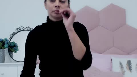 Lia online show from February 19, 5:05 am