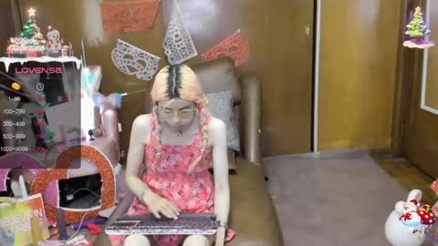 Skinnygirl online show from February 26, 10:43 pm