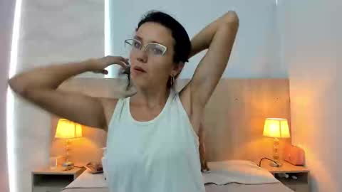 Laia Cruz online show from November 13, 7:13 pm