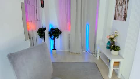 Laly online show from September 17, 11:19 am