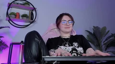 just call me Lana  online show from March 6, 10:15 pm