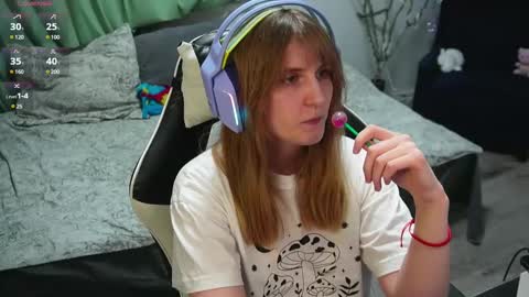 Kay online show from February 22, 8:37 pm