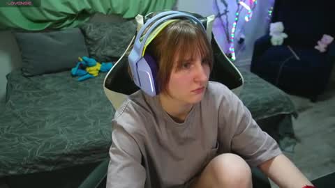 Kay online show from March 1, 7:04 pm