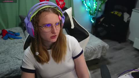 Kay online show from December 6, 5:44 pm